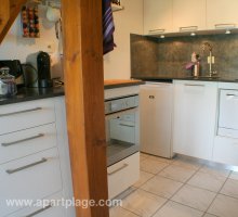 Modern corner kitchen, tea, coffee supplied, dishwasher, apartplage