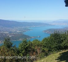 Vue du lac d'Annecy durant une randonnée entre Verthier et Col de la Forclaz