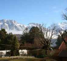 Vue depuis balcon en hiver, apartplage, Saint-Jorioz